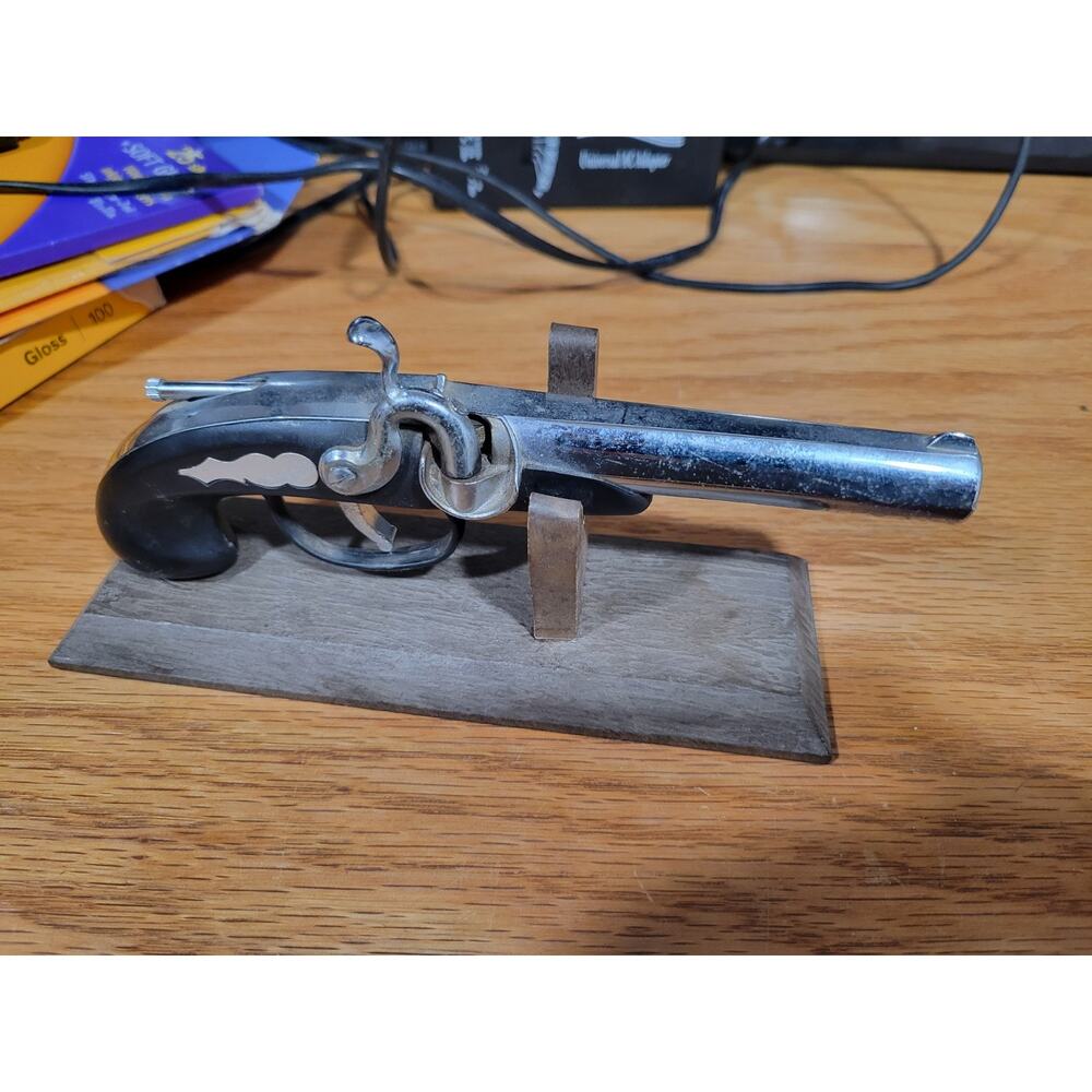 VINTAGE 1960'S FLINTLOCK PISTOL SHAPED CIGARETTE/Cigar Lighter - Picture 9 of 9